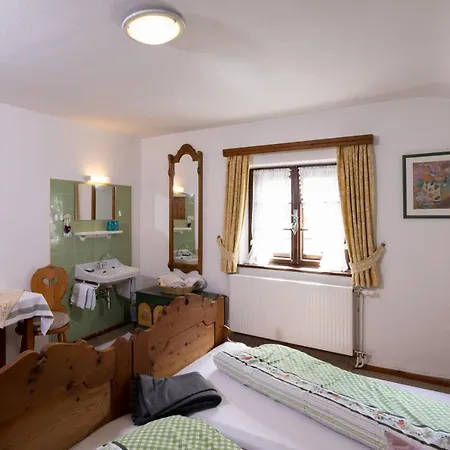 Gasthof Kreuz Guest house *
