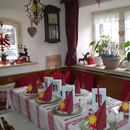 Gasthof Kreuz Guest house Rieden